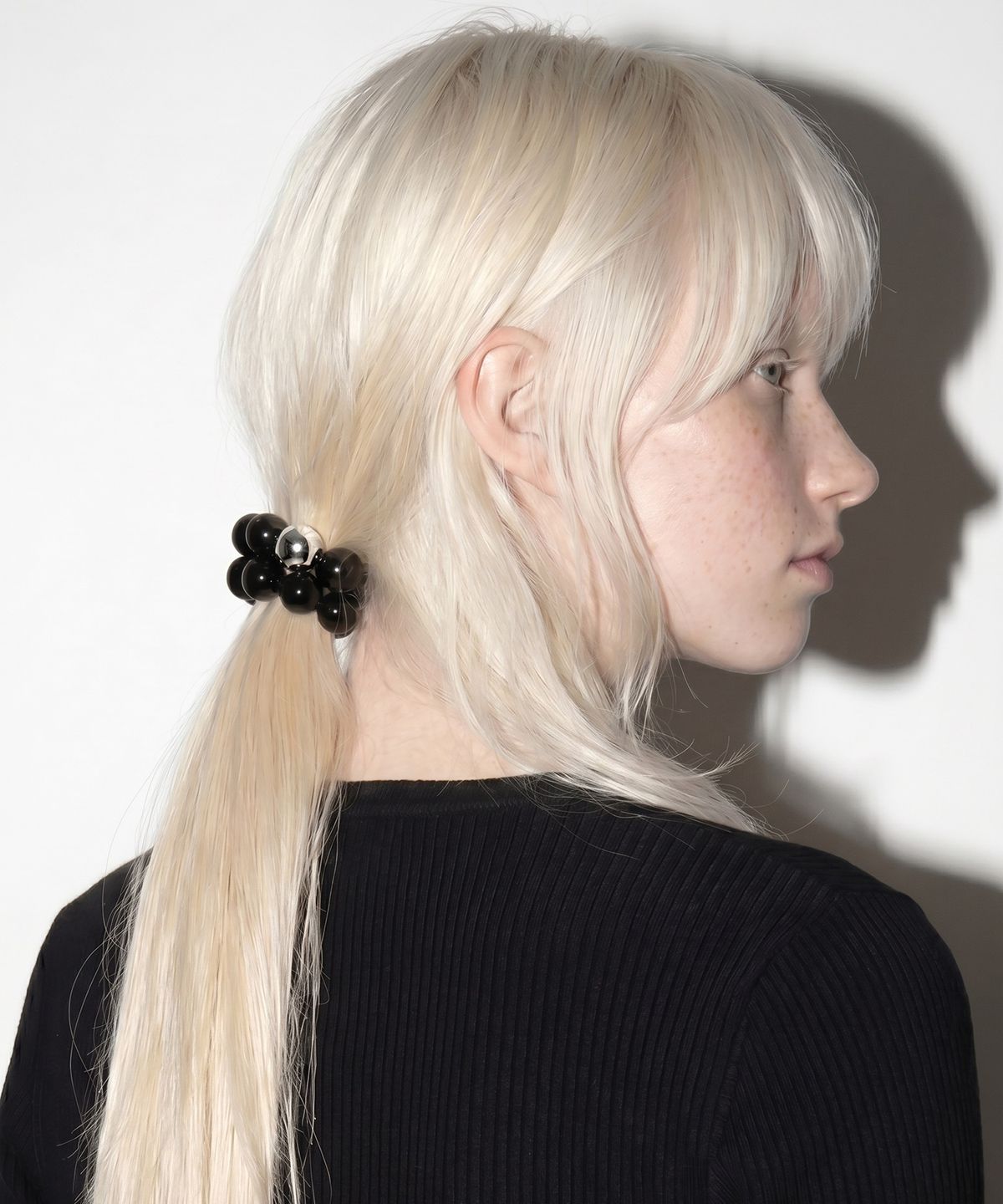 언더컨트롤 스튜디오(UNDERCONTROL STUDIO) 팔찌 겸 머리끈 BRACELET SCRUNCHIE / BLACK BALL