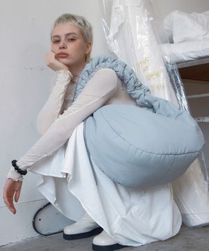 끈 조절 패딩 숄더백 CLOUD CROSS BODY BAG / BIG / CONVERT STRAP / SK