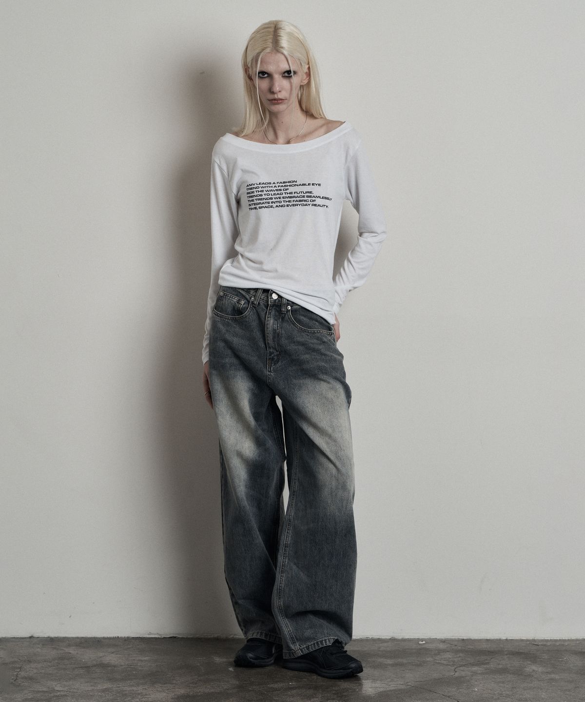 어니브(ANIV) CAT BRUSH FADE WIDE DENIM PANTS VINTAGE BLUE