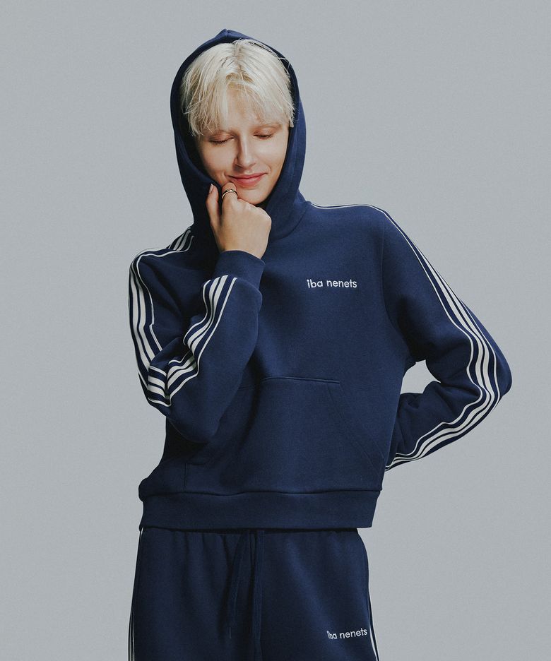 테이프 포인트 라인 후드티