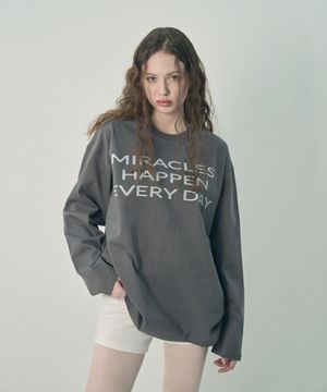 [UNISEX] 슬로건 오버사이즈 롱 슬리브 차콜