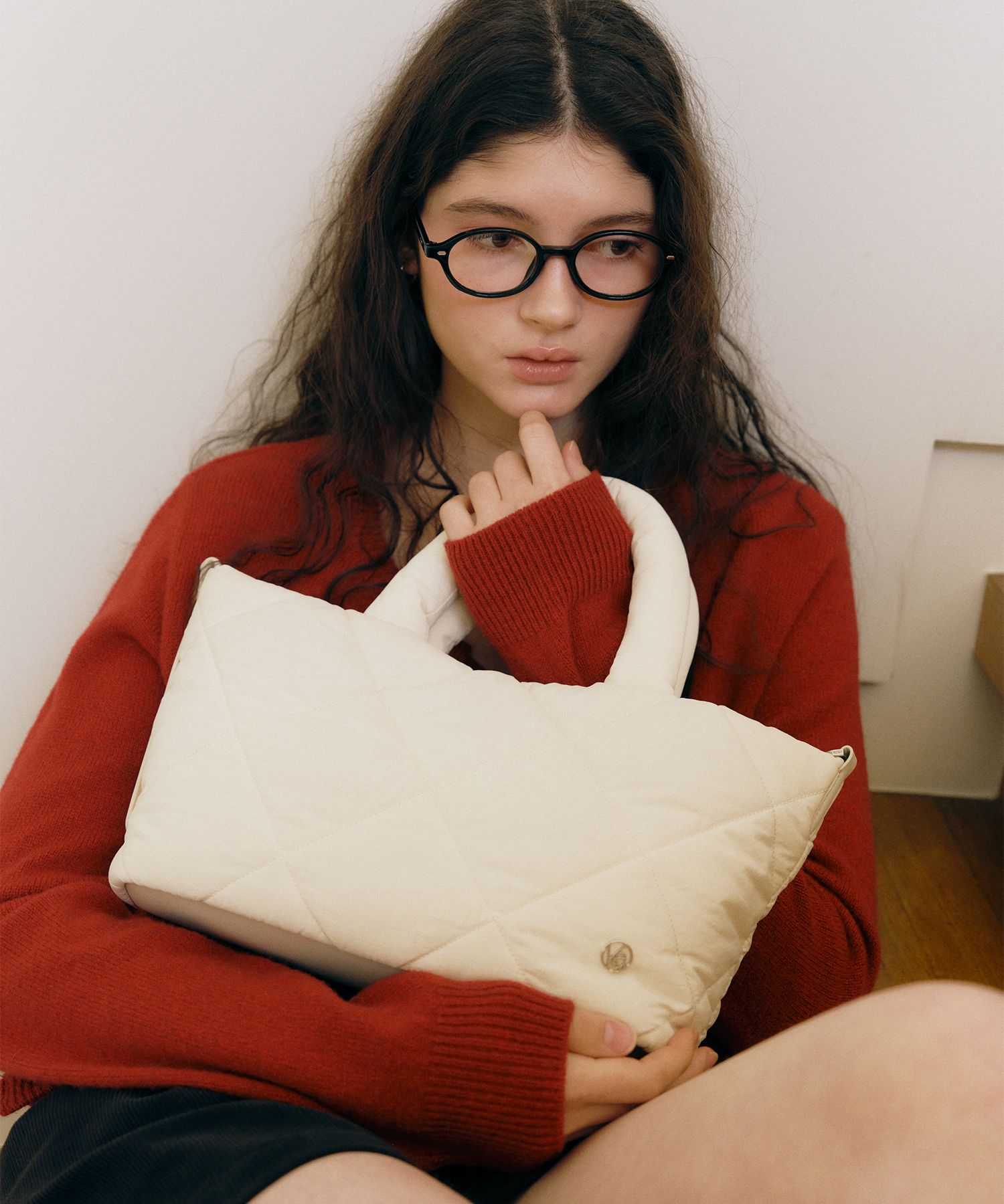 OSTKAKA | Quilted Tote Bag Ivory [正規品/関税込] MUSINSA | OSTKAKA Quilted Tote Bag Ivory