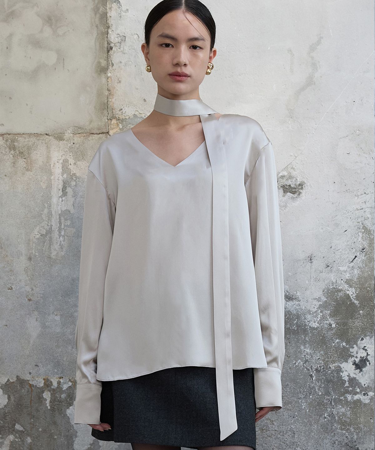 분닥세인츠(THE BOONDOCK SAINTS) Skinny Tie Silk Blouse Ice Grey
