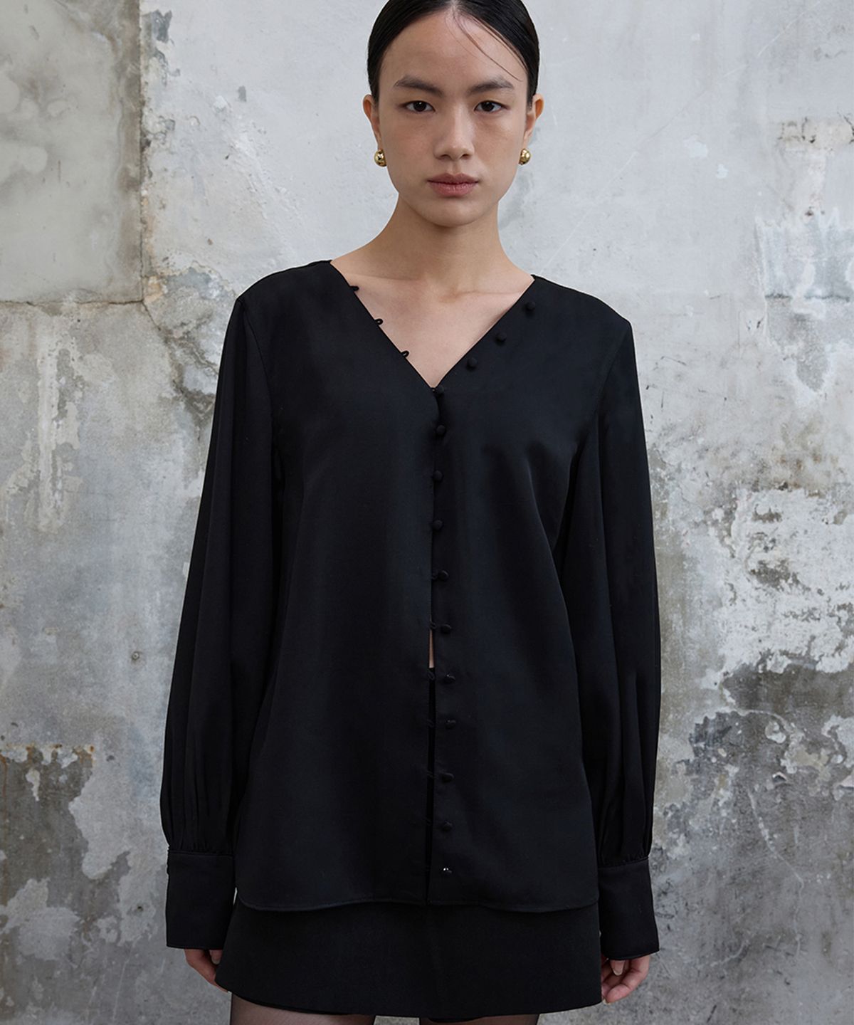 분닥세인츠(THE BOONDOCK SAINTS) Button Point Puff Blouse Black