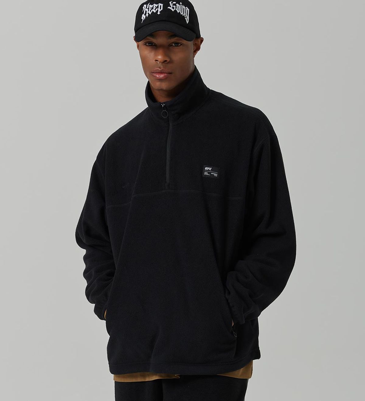 유에프씨 스포츠(UFC SPORT) UFC 폴라텍 오버핏 하프집업 맨투맨 블랙 U2SWV3105BK