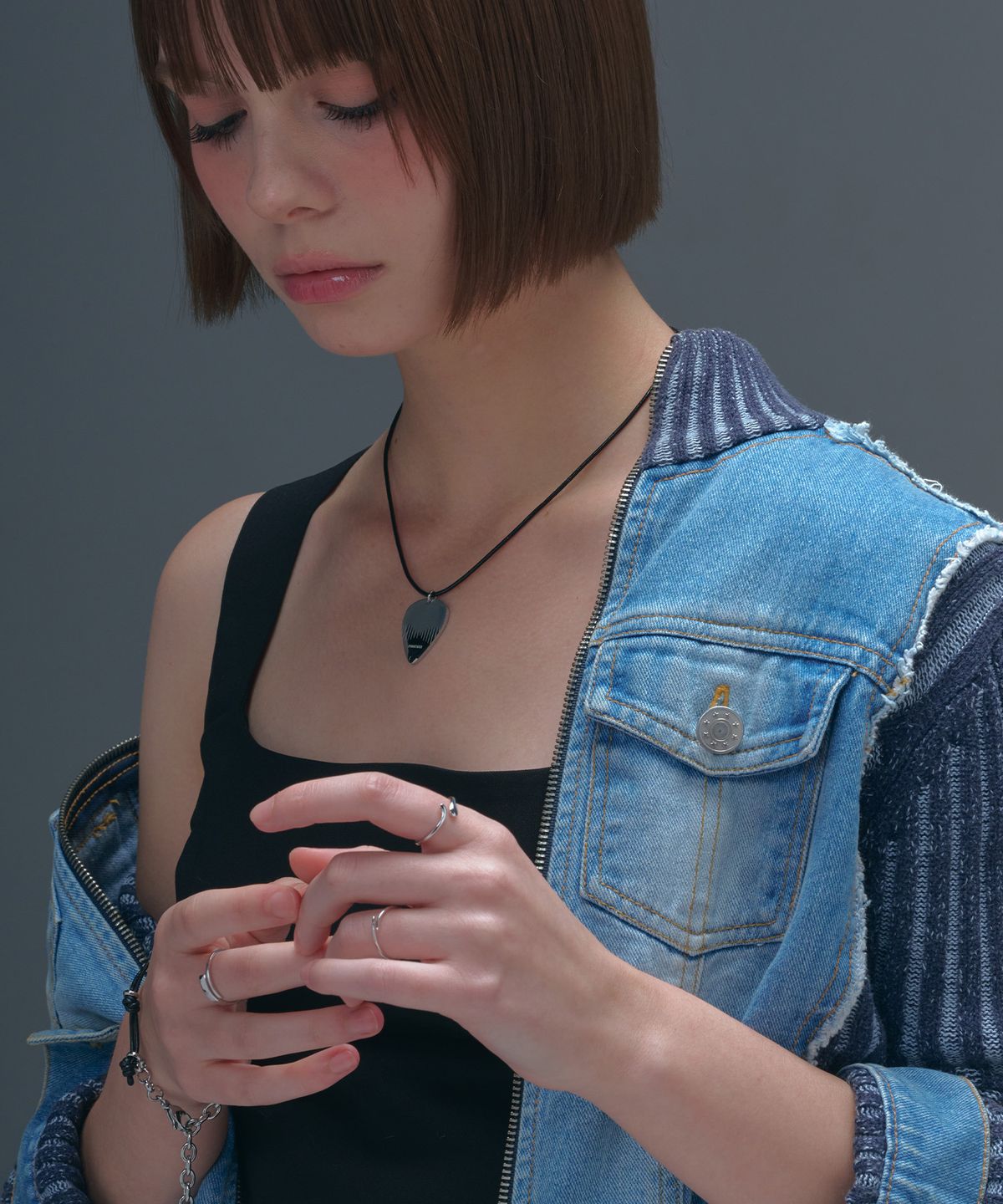 로맨티누어(ROMANTINUER) SN.179 Pick Pendant Leather Necklace