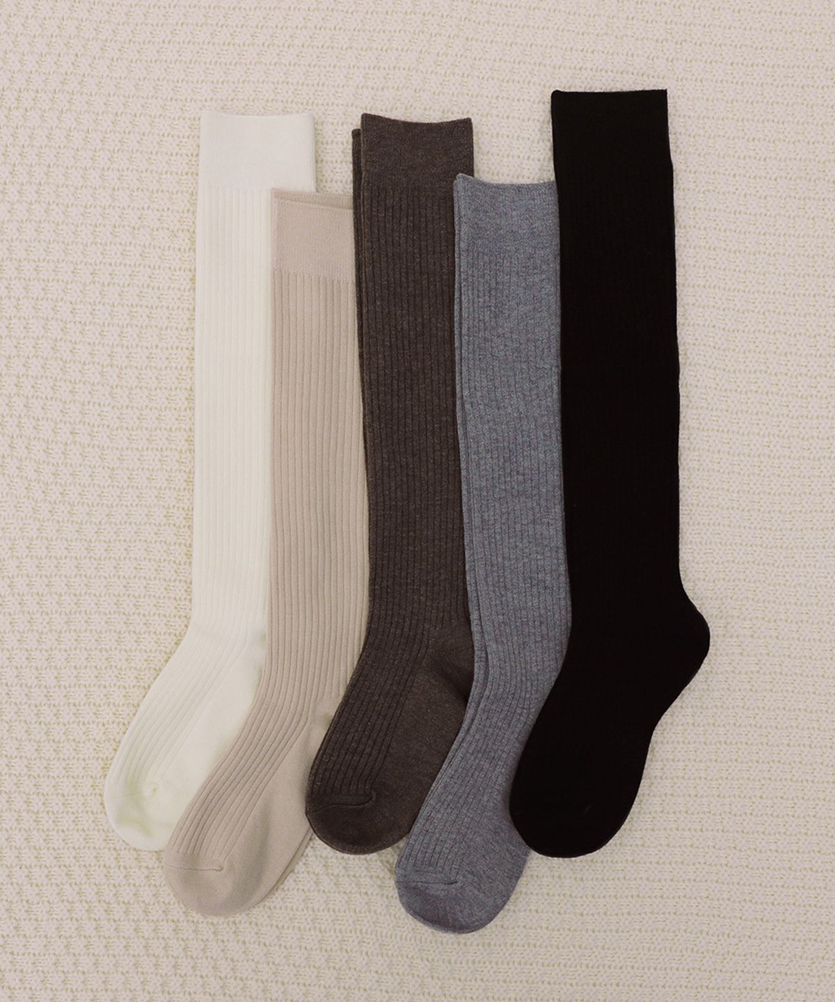 마른파이브(MARN5) [2-pack] 넉넉 소프트 웜 골지 오버 니삭스_2colors
