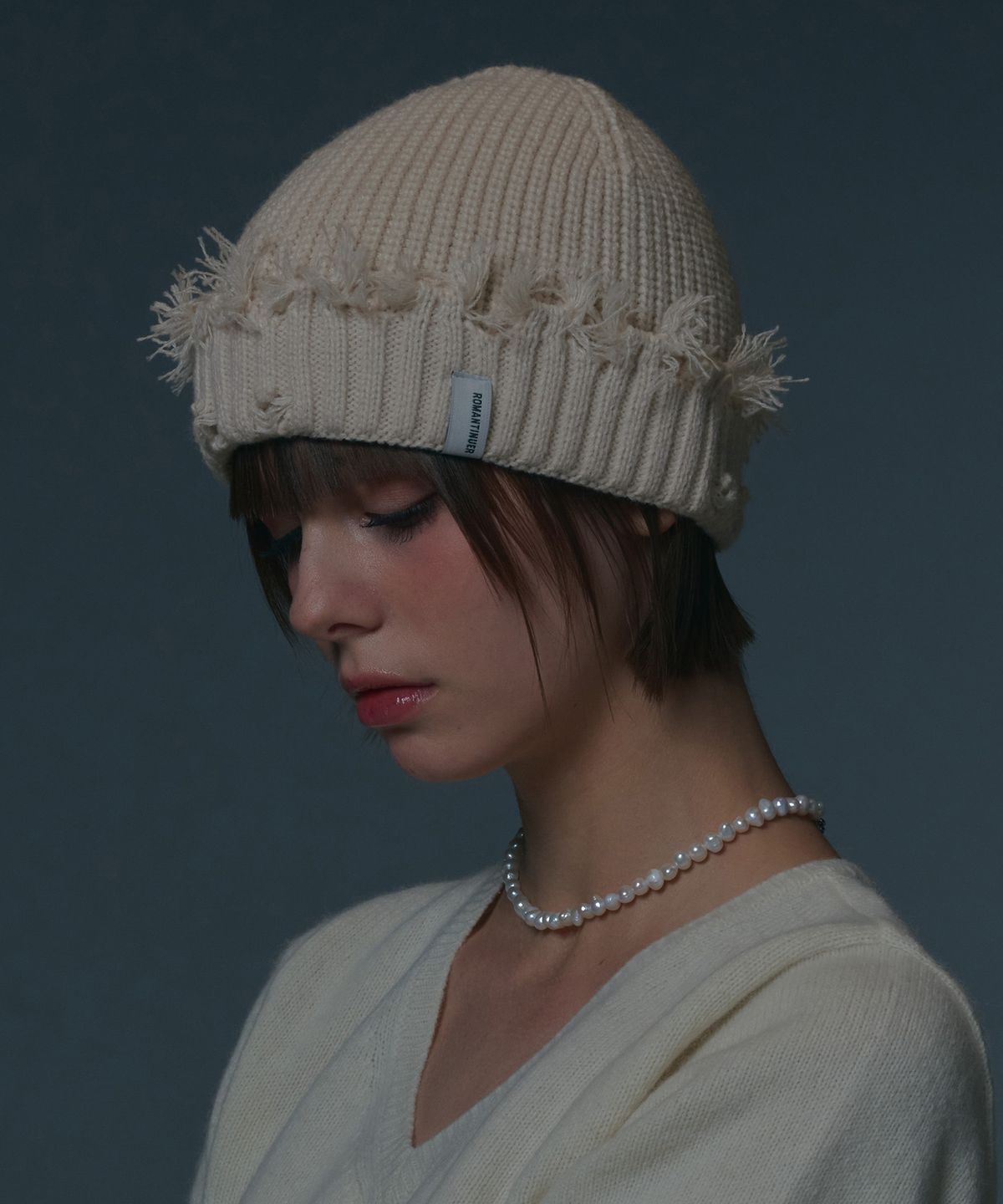 로맨티누어(ROMANTINUER) Flutter Short Beanie (Ivory)