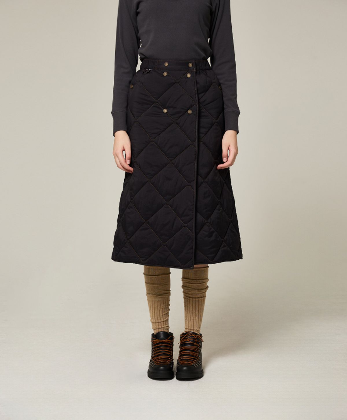 누크피터(NUUKFITTER) AERO SNAP PADDING WRAP SKIRT_WOMEN [BLACK]