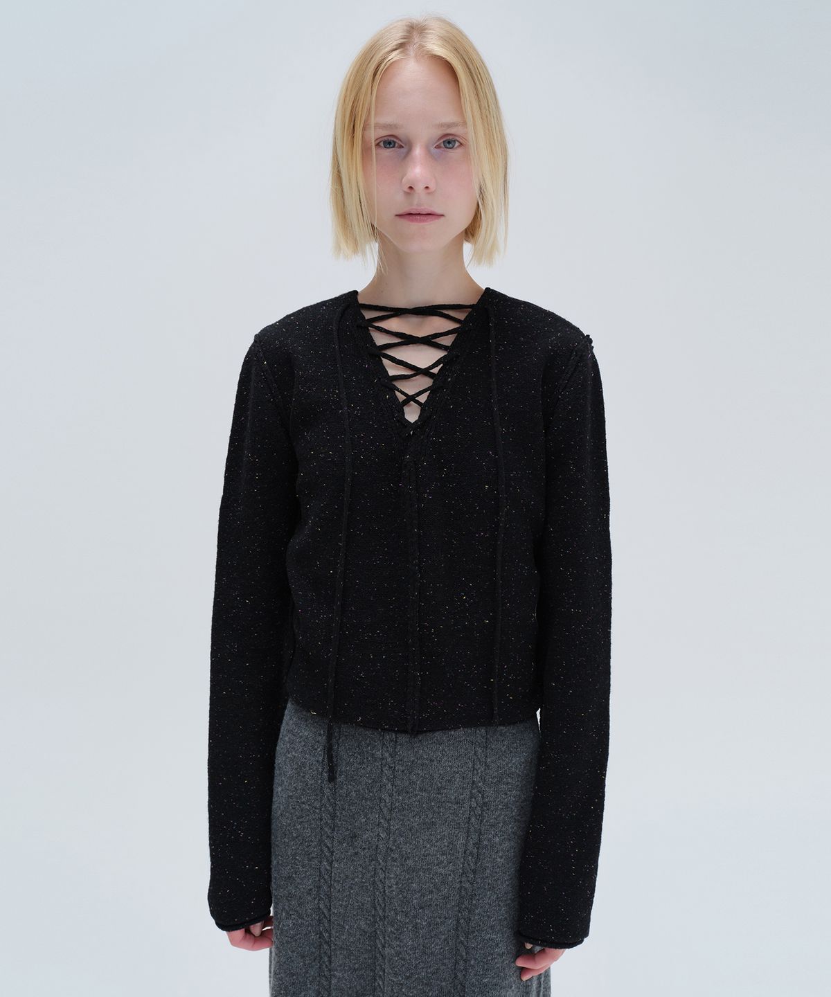 다이애그널(DIAGONAL) V NECK LACE UP KNIT (black)