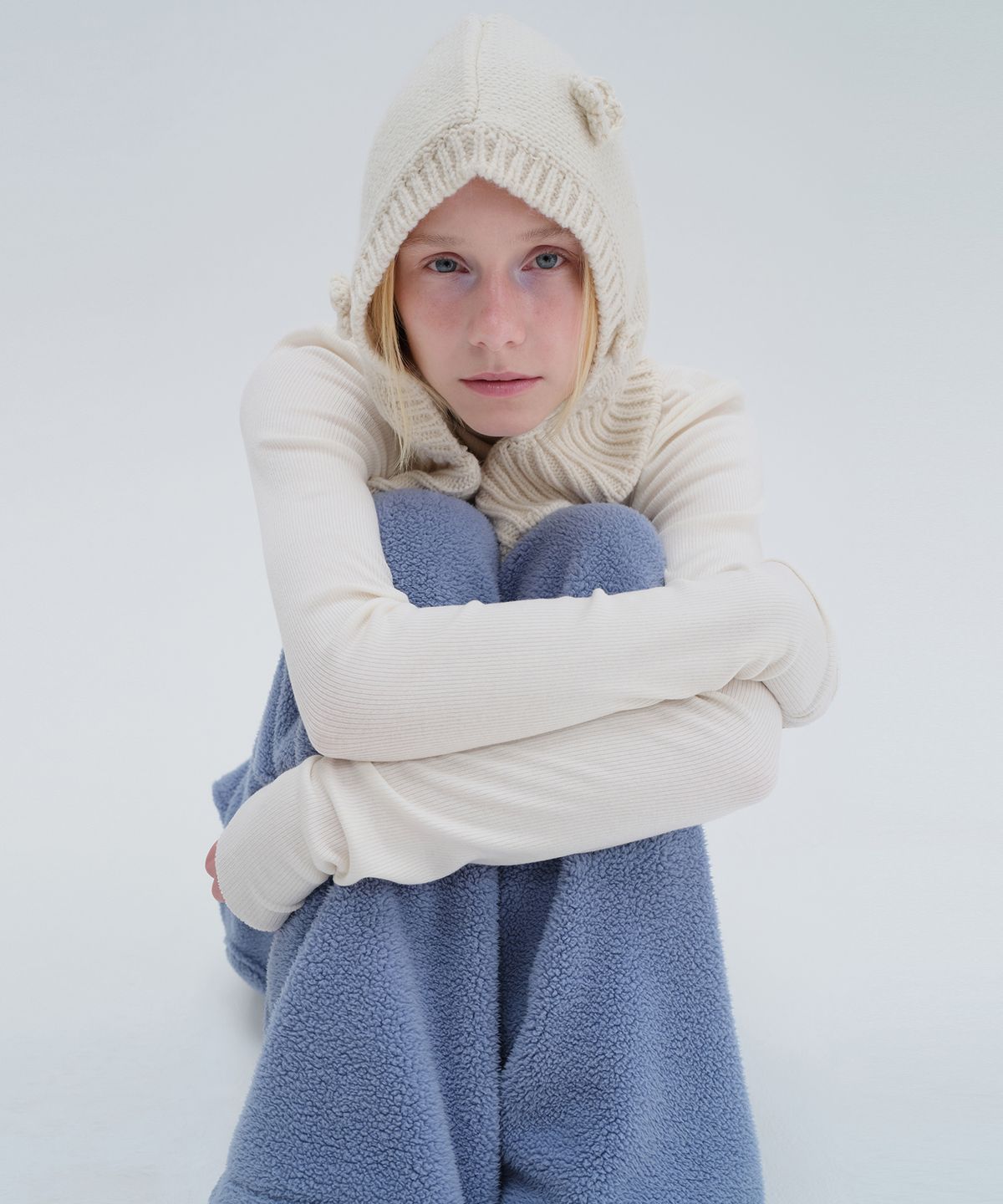 다이애그널(DIAGONAL) APPLIQUE BALACLAVA MUFFLER (ivory)