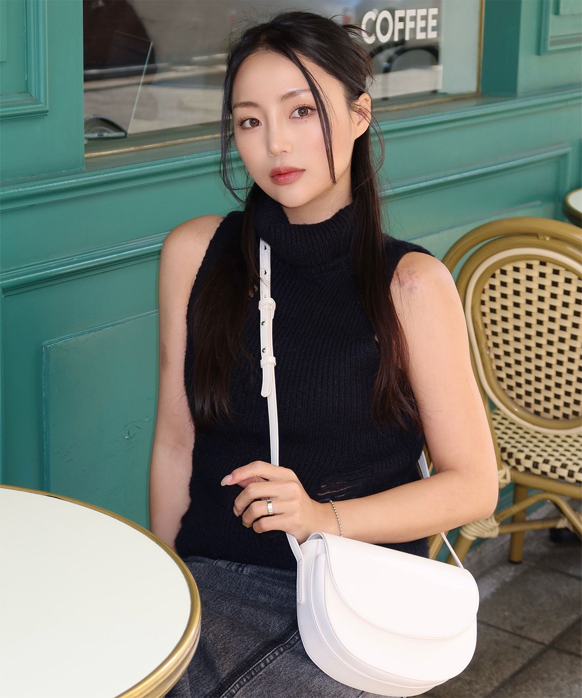 MUSINSA公式 | WHOLOVESART Vegan Leather Half Moon Crossbody Cream