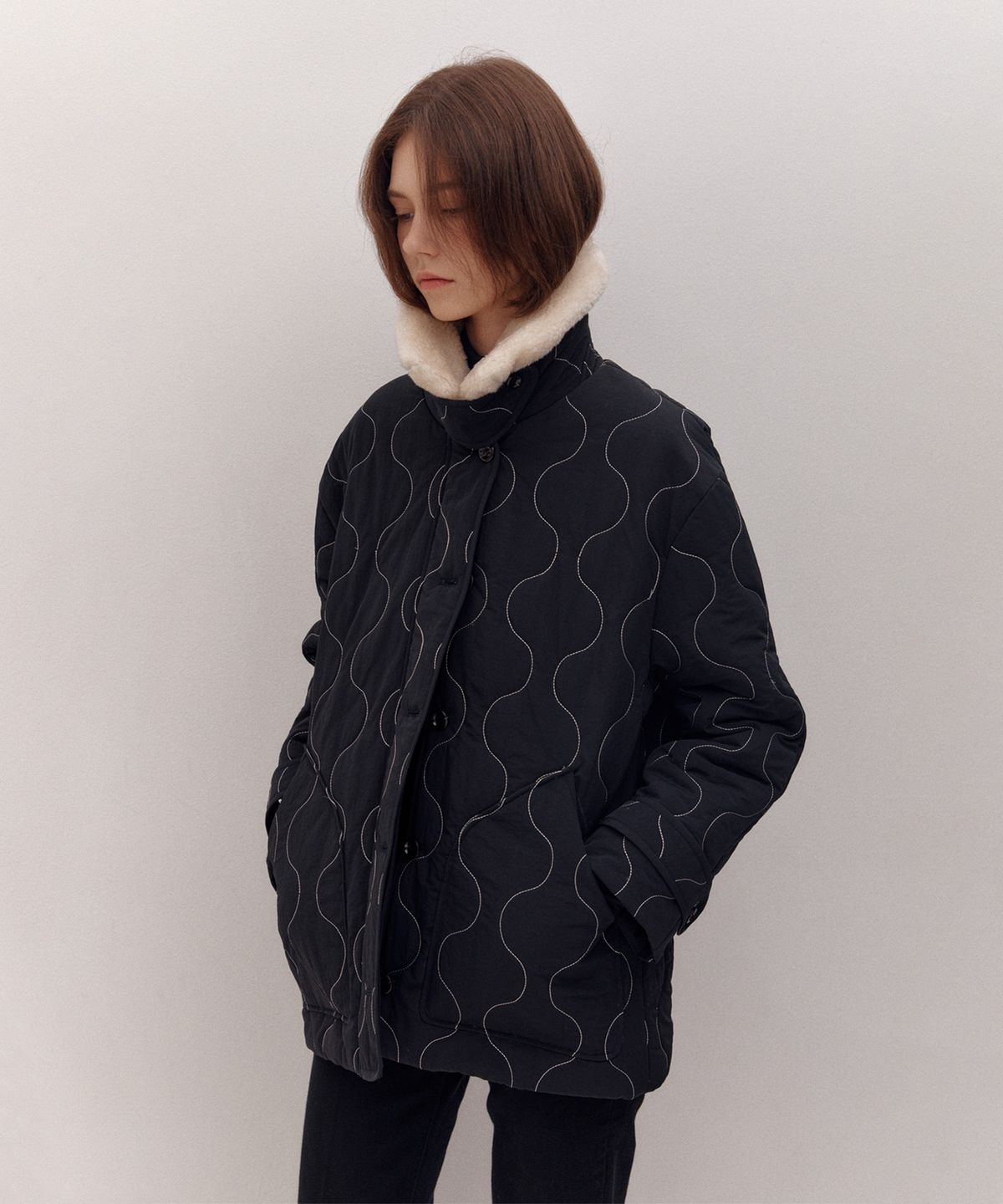 아바몰리(AVA MOLLI) WOOL SHEARING COLLAR QUILTED JK (BLACK)