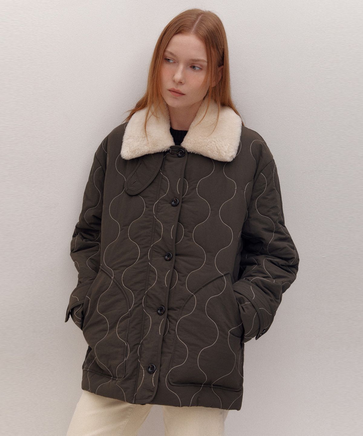 아바몰리(AVA MOLLI) WOOL SHEARING COLLAR QUILTED JK (KHAKI)