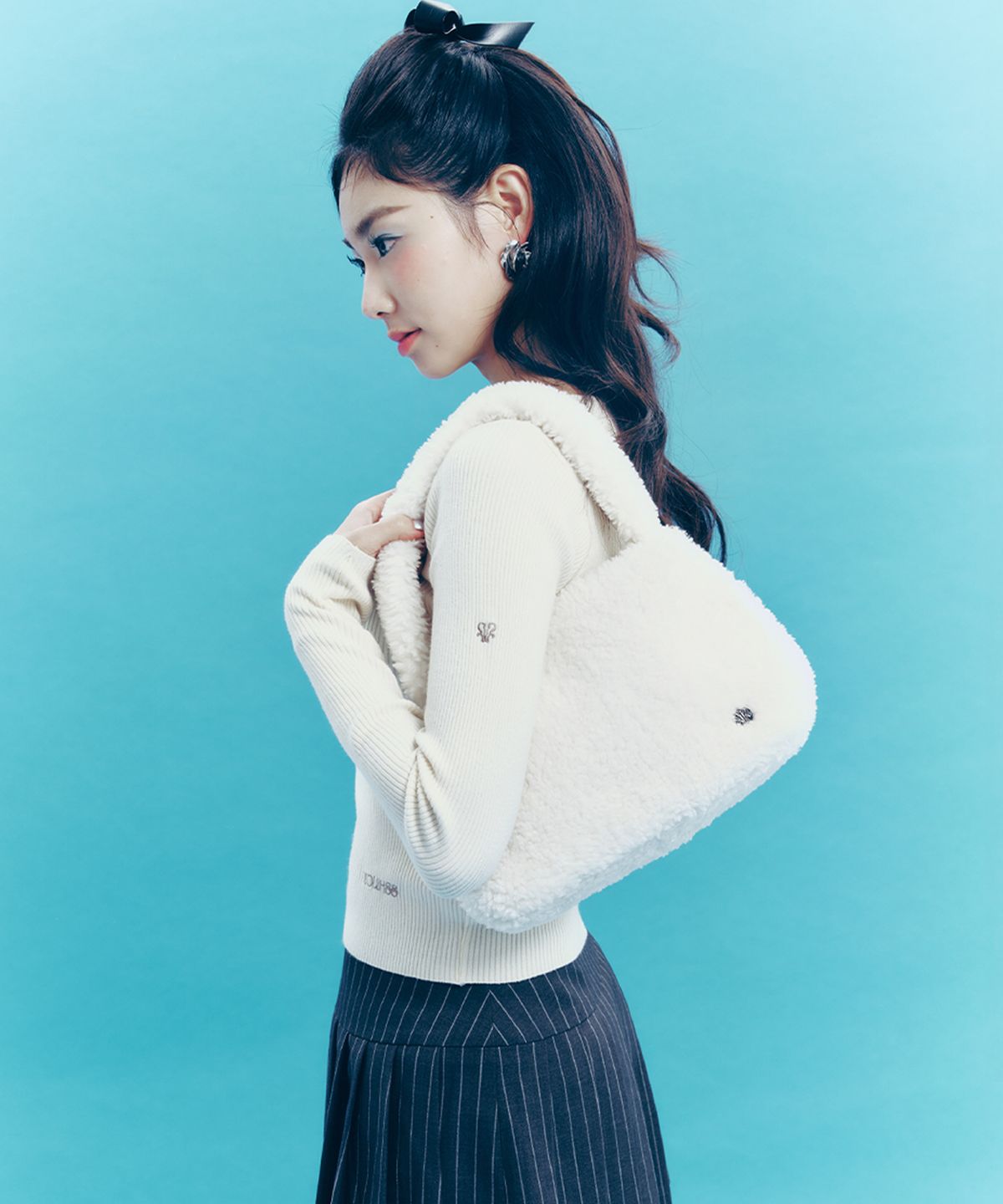 유희(YOUHEE) YOUHEE SHEARING BAG IVORY