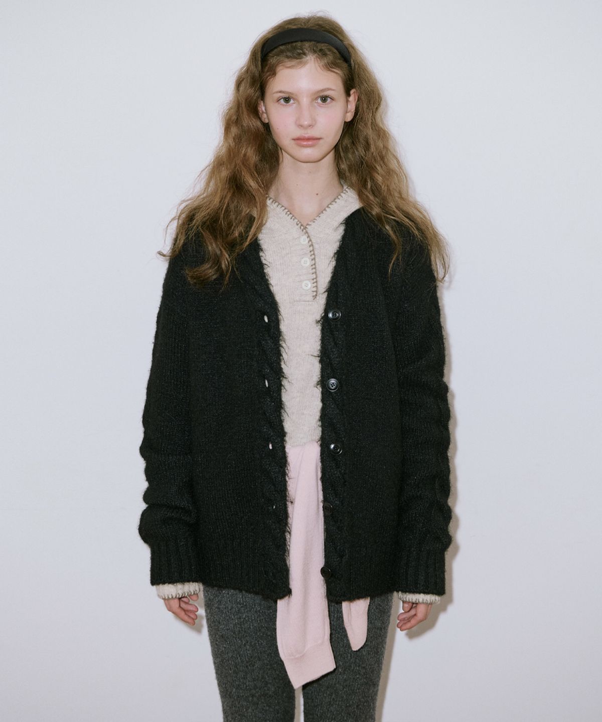 시눈(SINOON) Hairy Fisher Cardigan (Black)