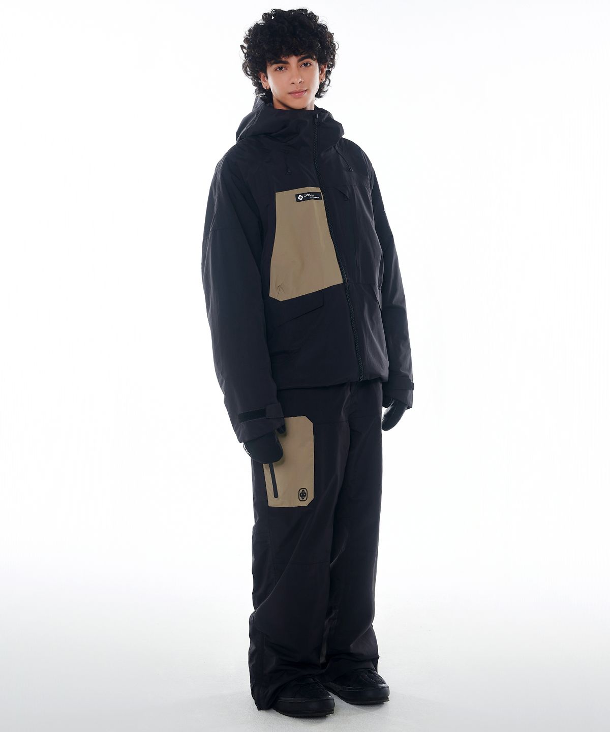 돌아우터웨어(DOLL OUTERWEAR) 2425 클라로 자켓&팬츠 보드복 세트 블랙 남녀공용