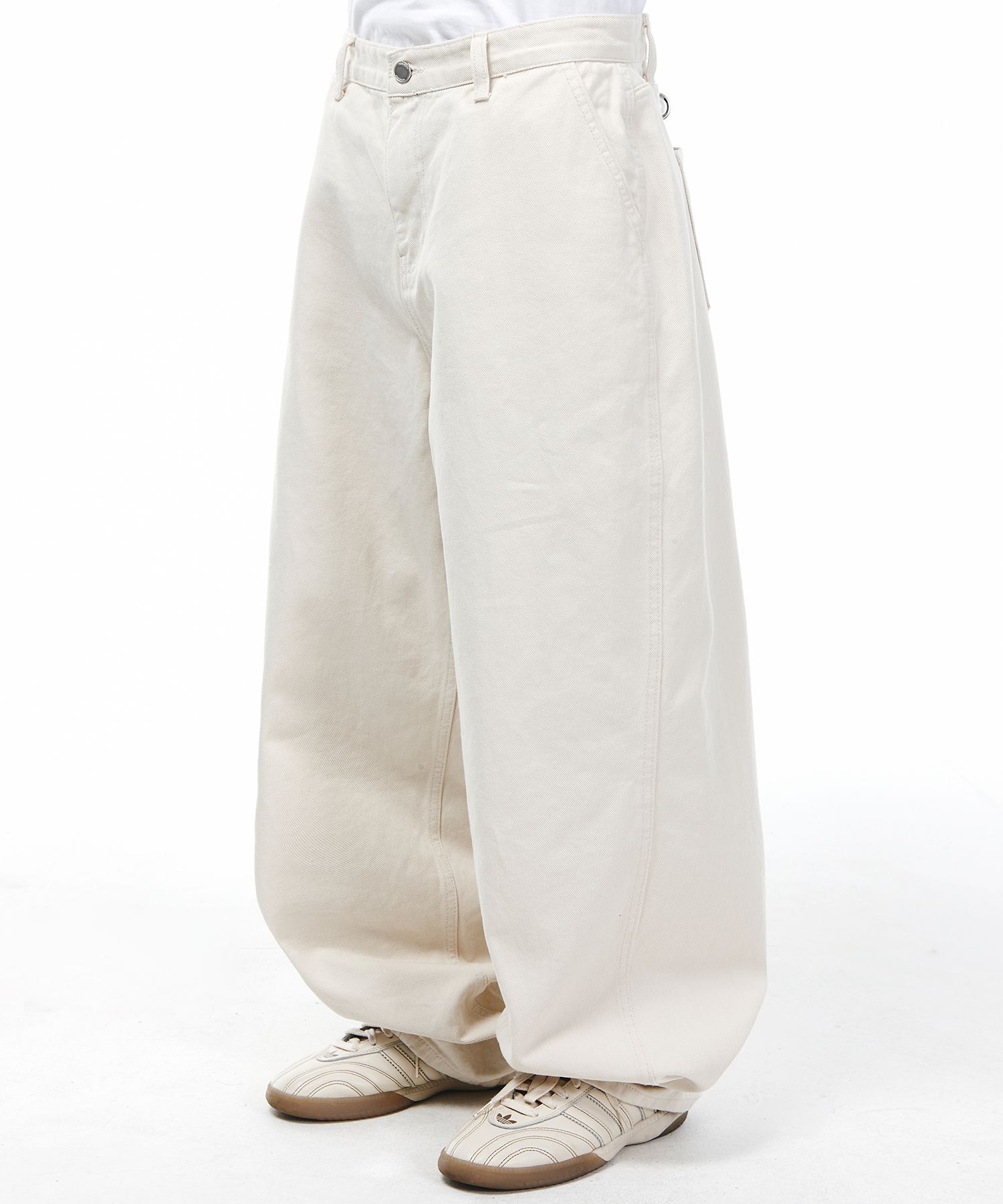MUSINSA | SIGNATURE Twist Balloon Fit Denim Pants [Natural]