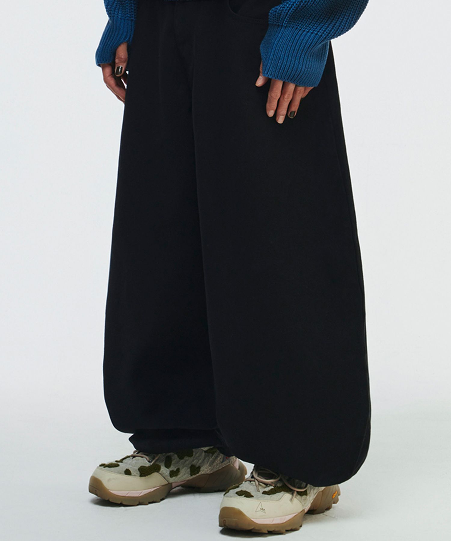 MUSINSA公式 | SCALLYWAG Cotton Swing Balloon Fit Pants [Black]