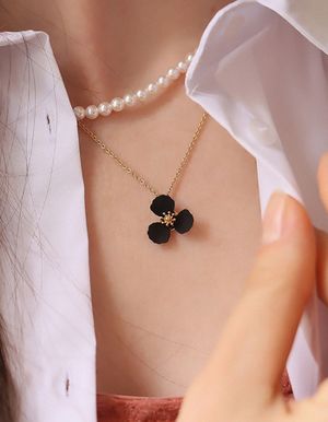 미니 샬롯 플로랄 목걸이