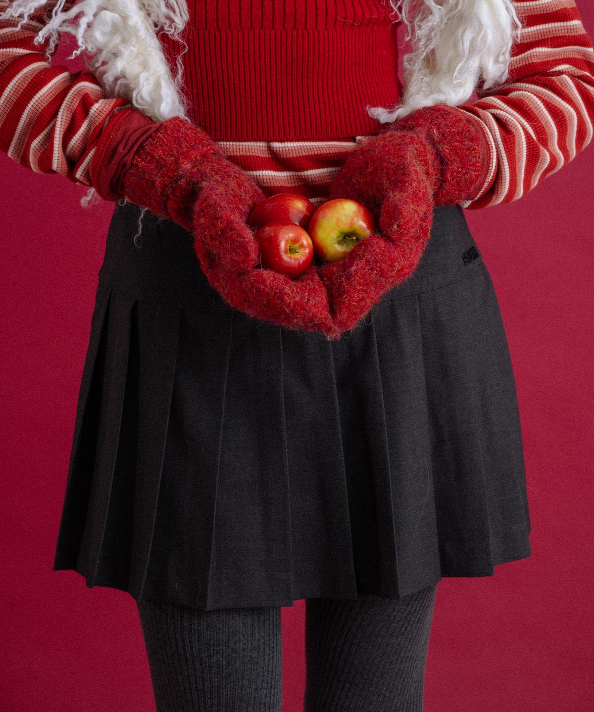 선데이후르츠마켓(SUNDAY FRUIT MARKET) SUN PLEATS SKIRT CHARCOAL