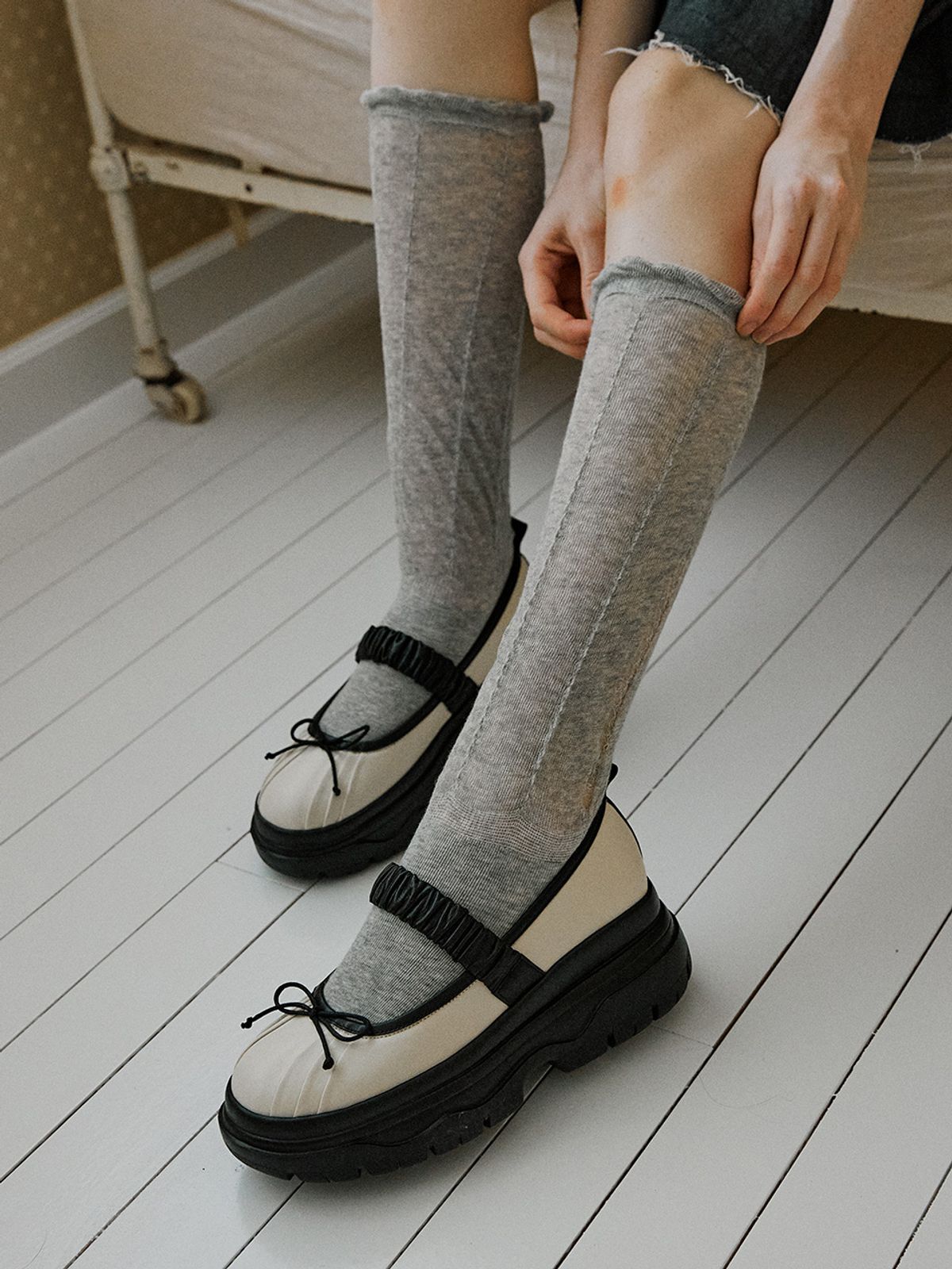 더조히(THE JOHI) Ribbon Shirring Mary Jane Platform Sneakers_3 Colors