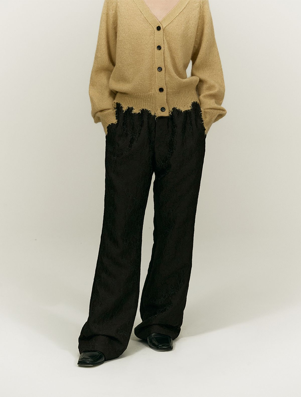 솔티페블(SALTY PEBBLE) DAMASK JACQUARD BANDING PANTS [BROWN]