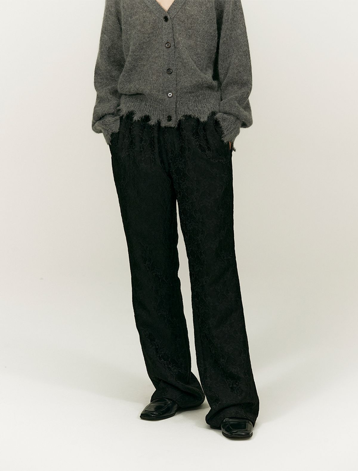 솔티페블(SALTY PEBBLE) DAMASK JACQUARD BANDING PANTS [BLACK]