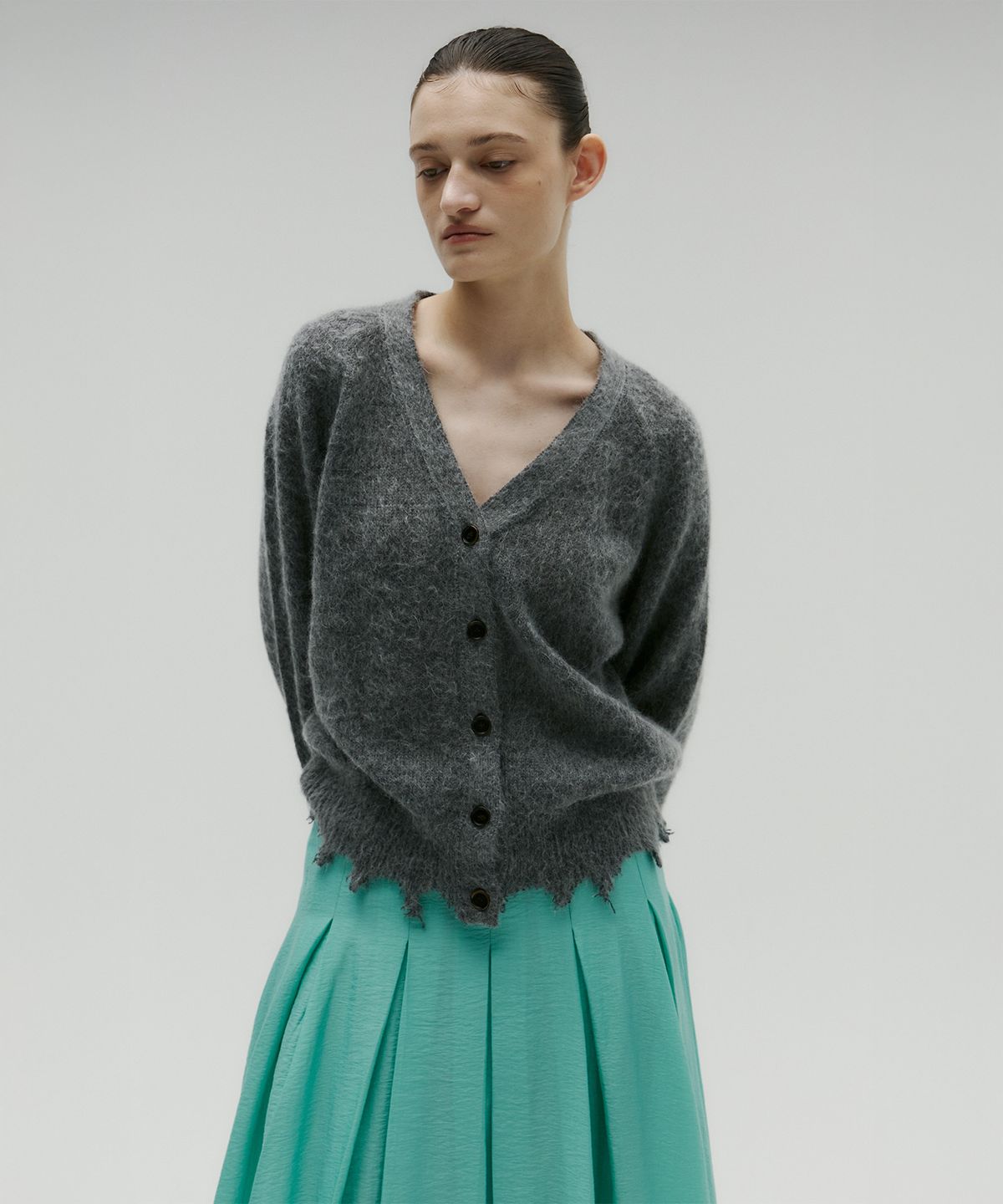 솔티페블(SALTY PEBBLE) MOHAIR DESTROYED CARDIGAN [CHARCOAL]