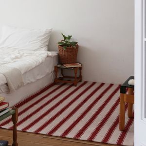 크로캣 레드 스트라이프 거실 러그