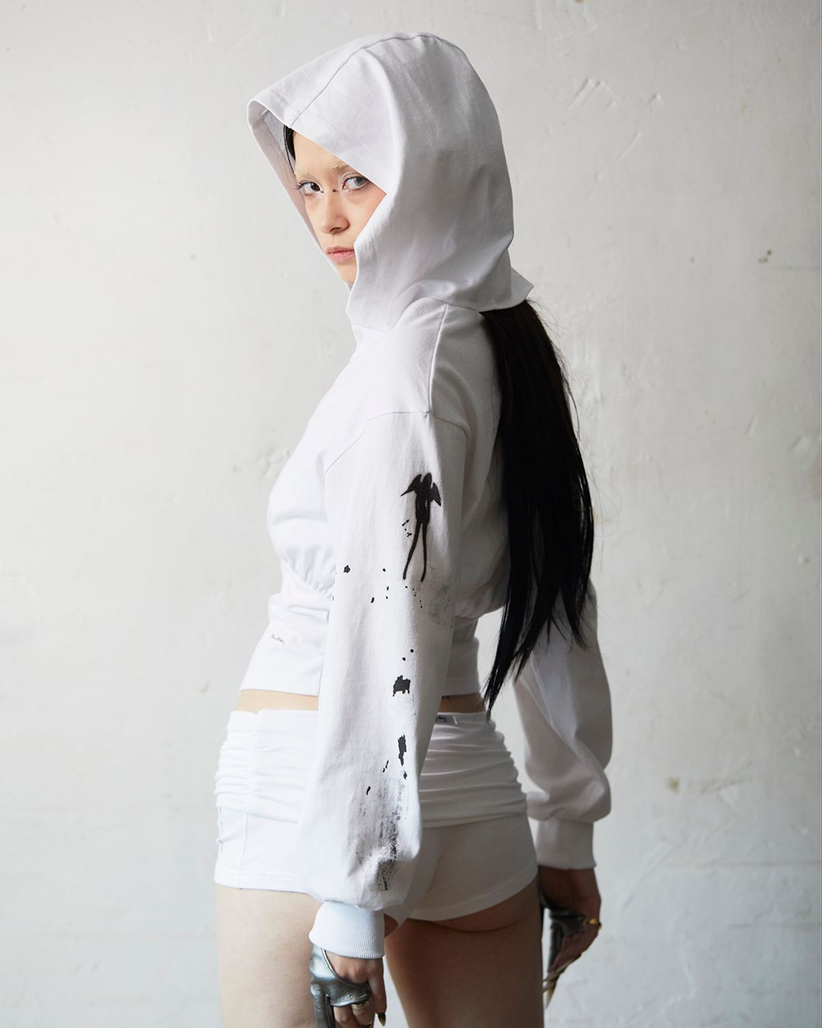 에브리벌스데이(EVERYBIRTHDAY) Cross cupid corset hood zip-up White