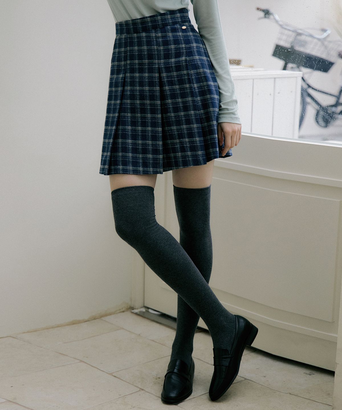 리올그(REORG) EOT CHECKERED PLEATS MINI SKIRT INDIGO