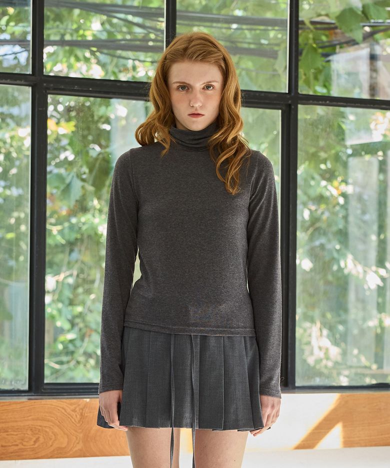 CLASSIC WOOL TURTLENECK TOP / CHARCOAL
