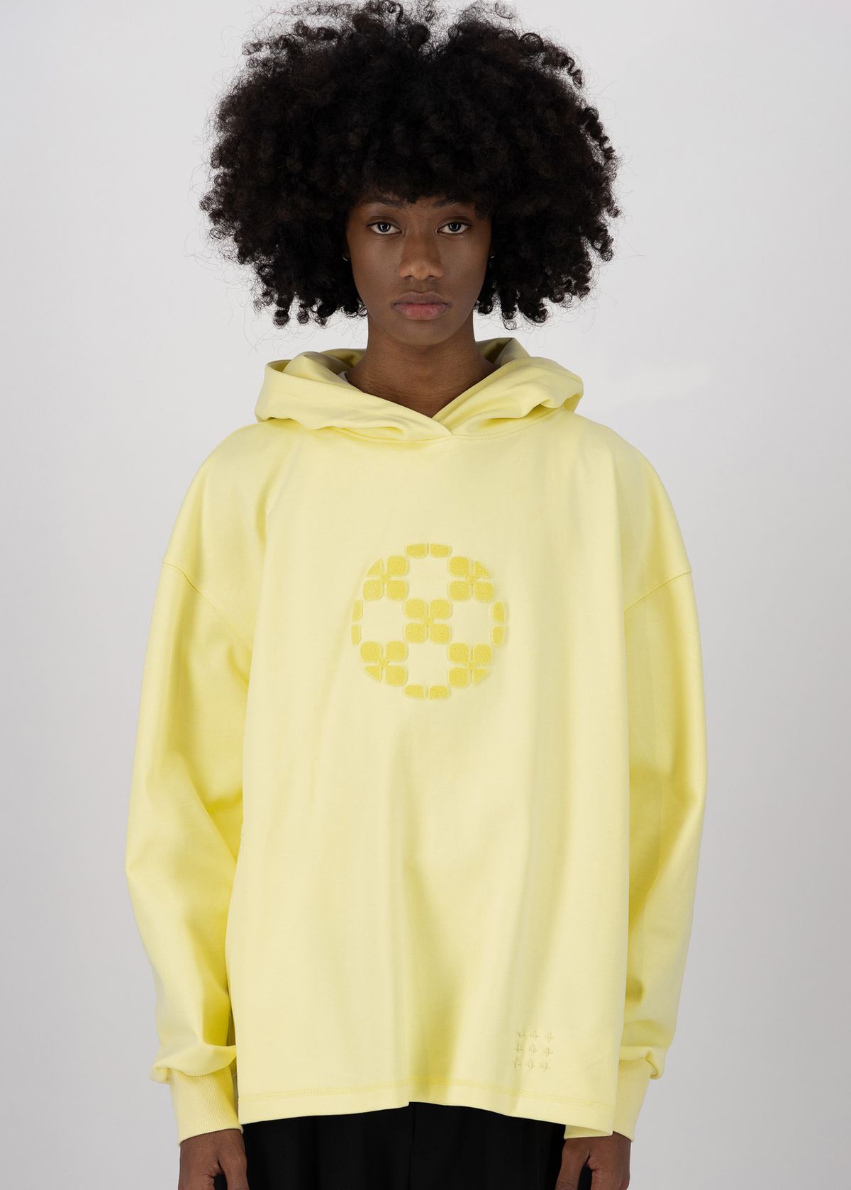 에키에타(EKIETA) Pilgrims Hoodie in Lemon
