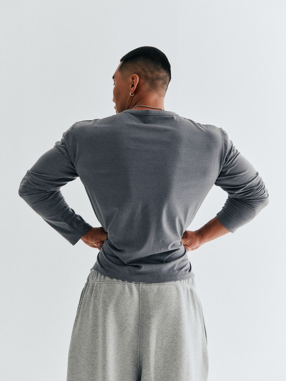 고저(GOZER) UNDER BOODLE ROUND LONG SLEEVES_GREY