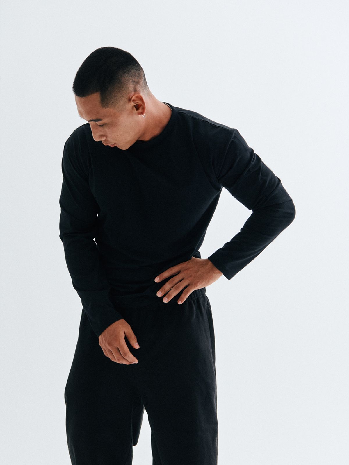 고저(GOZER) UNDER BOODLE ROUND LONG SLEEVES_BLACK