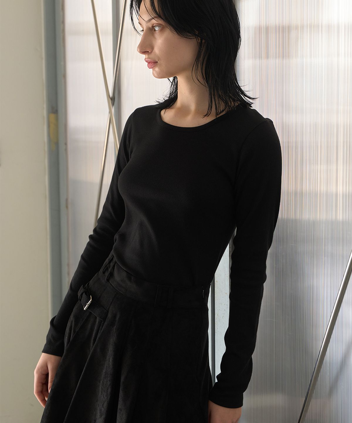 320쇼룸(320SHOWROOM) Scoop Neck Cotton Span T-Shirt Black