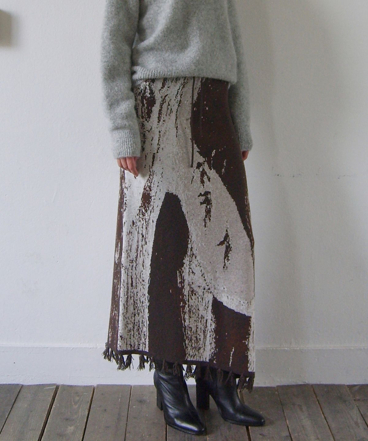 엔오르(EN OR) ASYMMETRY FRINGE CASHMERE SKIRT - BROWN