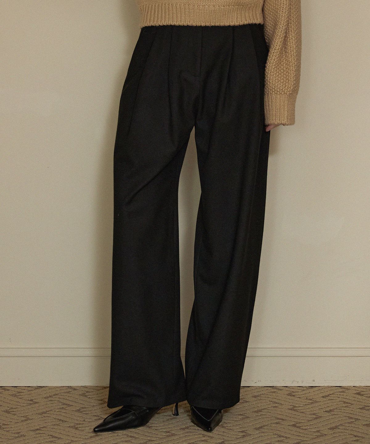 하우스 오브 폰드(HOUSE OF POND) Pintuck wide trousers (Black)