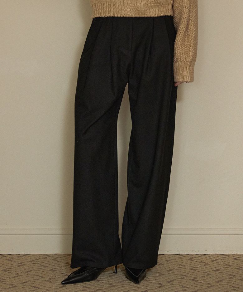 Pintuck wide trousers (Black)