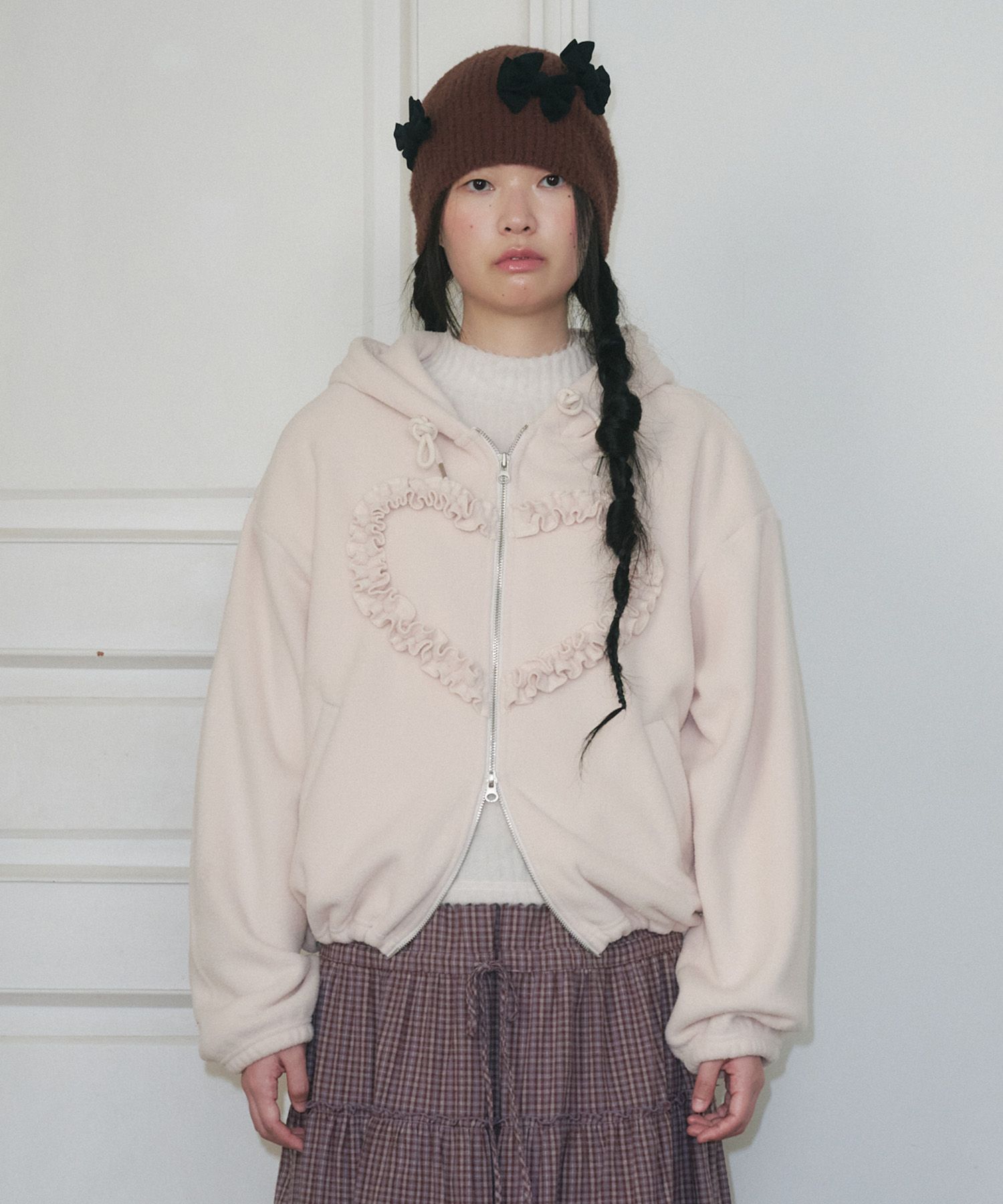 激安な MUSINSA公式 | FUNFROMFUN FRILL HEART HOODIE, BEIGE トップス