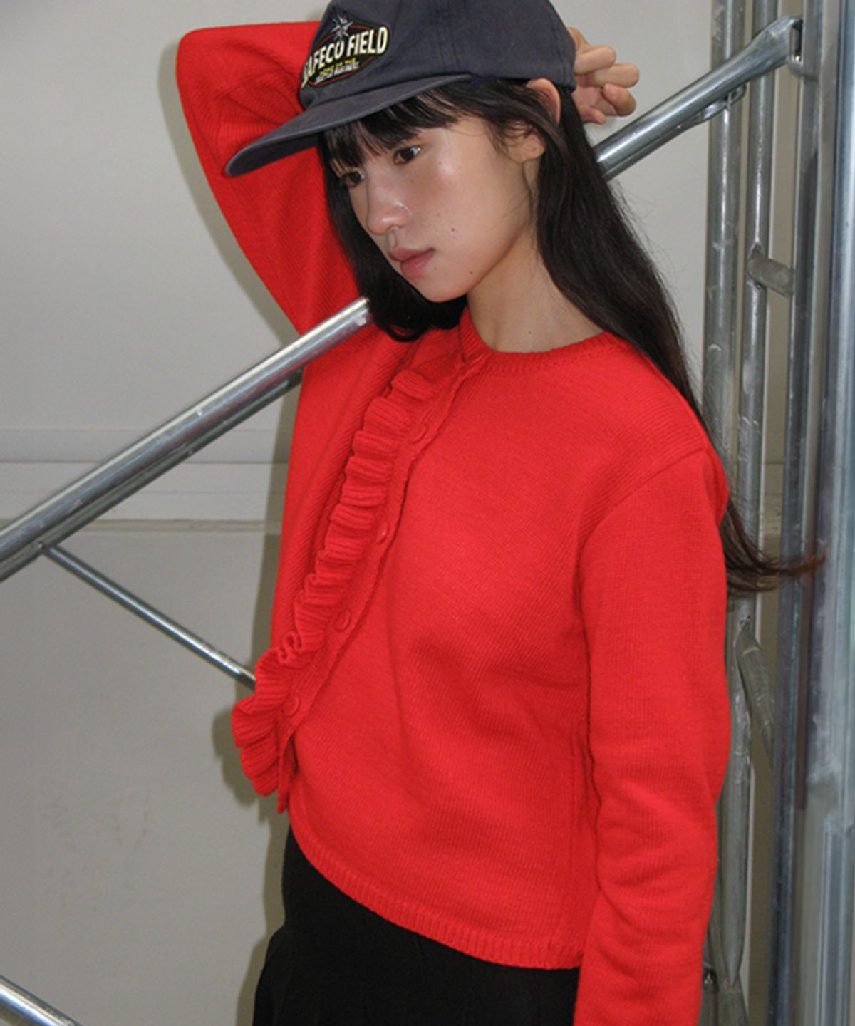 론론(RONRON) HEART POINT RUFFLE KNIT CARDIGAN RED