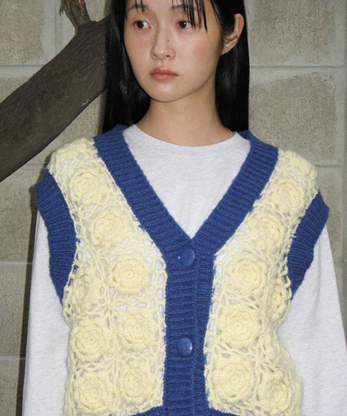 론론(RONRON) FLOWER CROCHET HANDMADE KNIT VEST BLUE