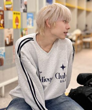 샌디에고클럽 오버핏 트랙 브이넥 맨투맨 4 Color [ULZV_0002]