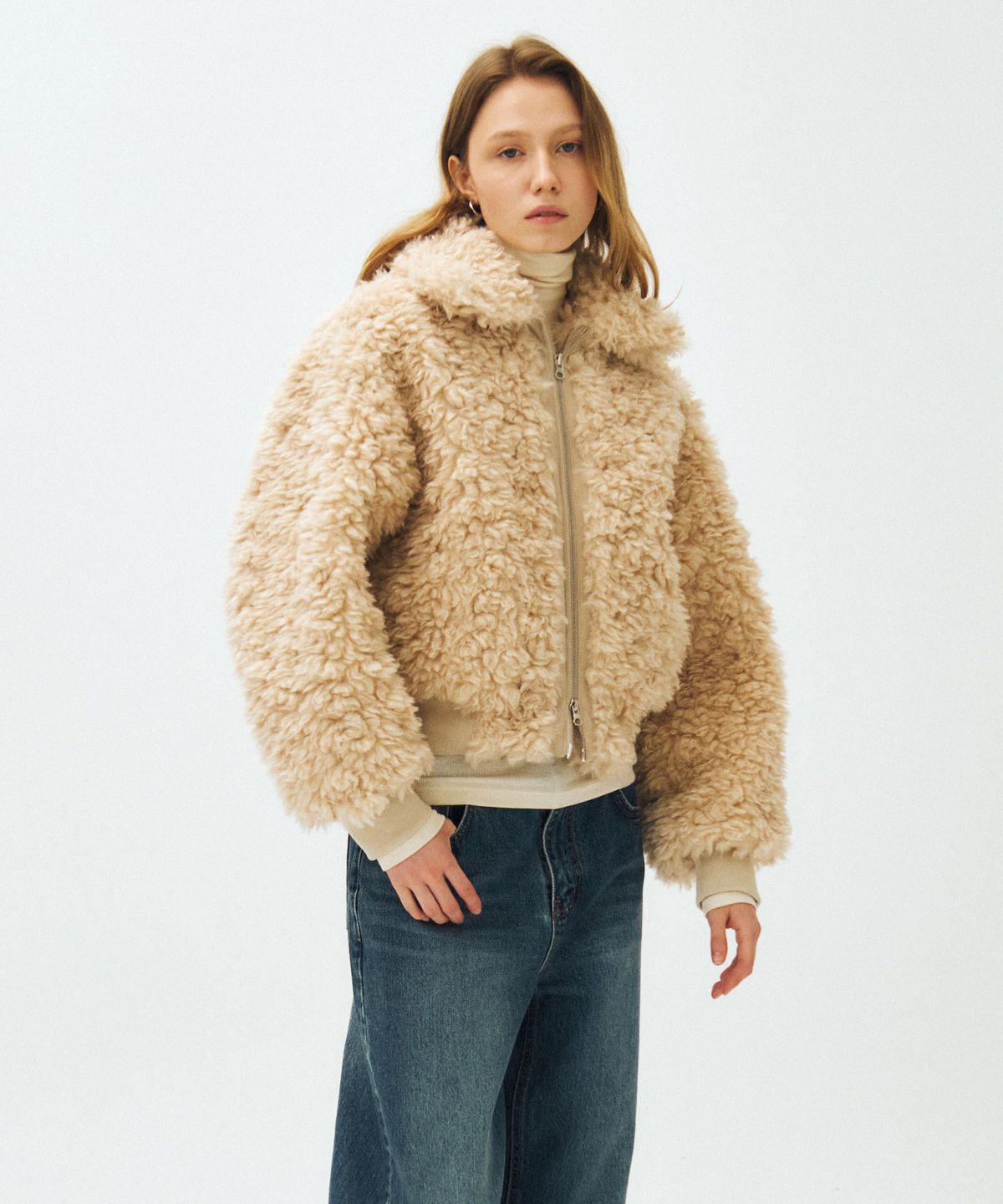 마이스(MAIS) CROPPED ZIP-UP FUR JACKET / BEIGE