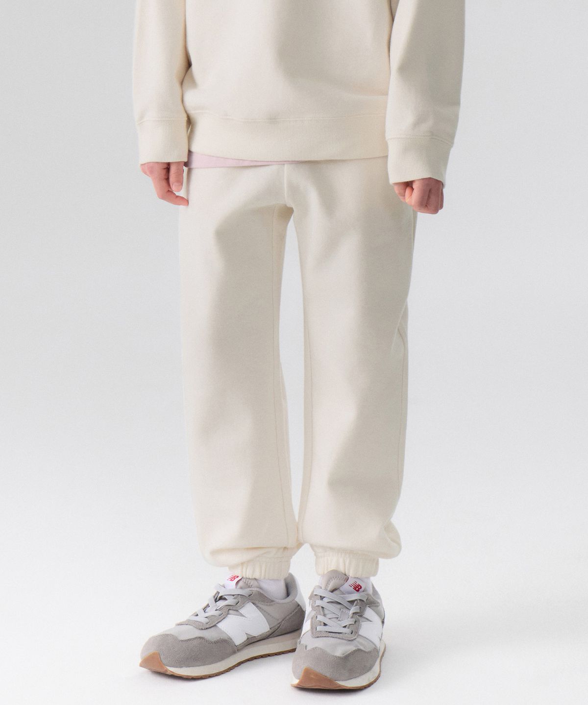 무신사 스탠다드 키즈(MUSINSA STANDARD KIDS) 베이식 스웨트 팬츠 [크림]