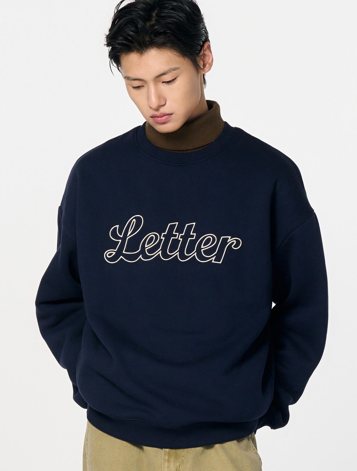 제너럴아이디어(GENERALIDEA) UNISEX 레터링 기모 맨투맨 [NAVY] / SBD4U02010