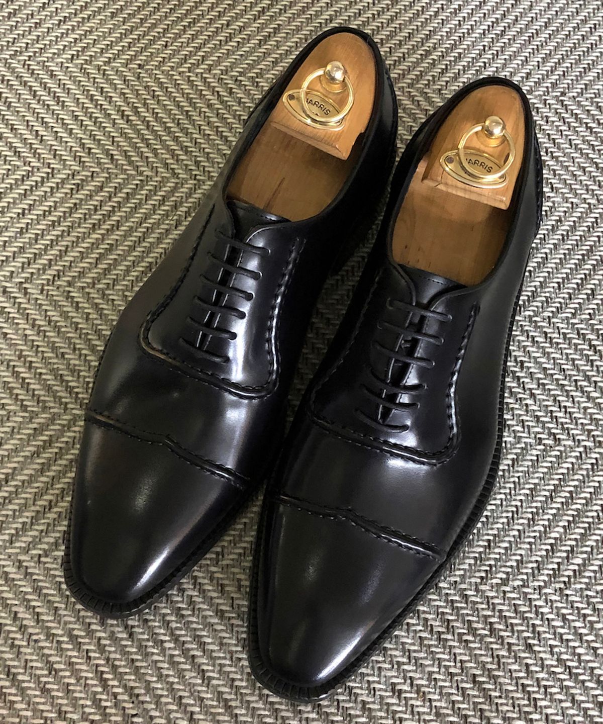 조앤슈(JOENSHOE) 매스니 링클 클래식 옥스퍼드 블랙