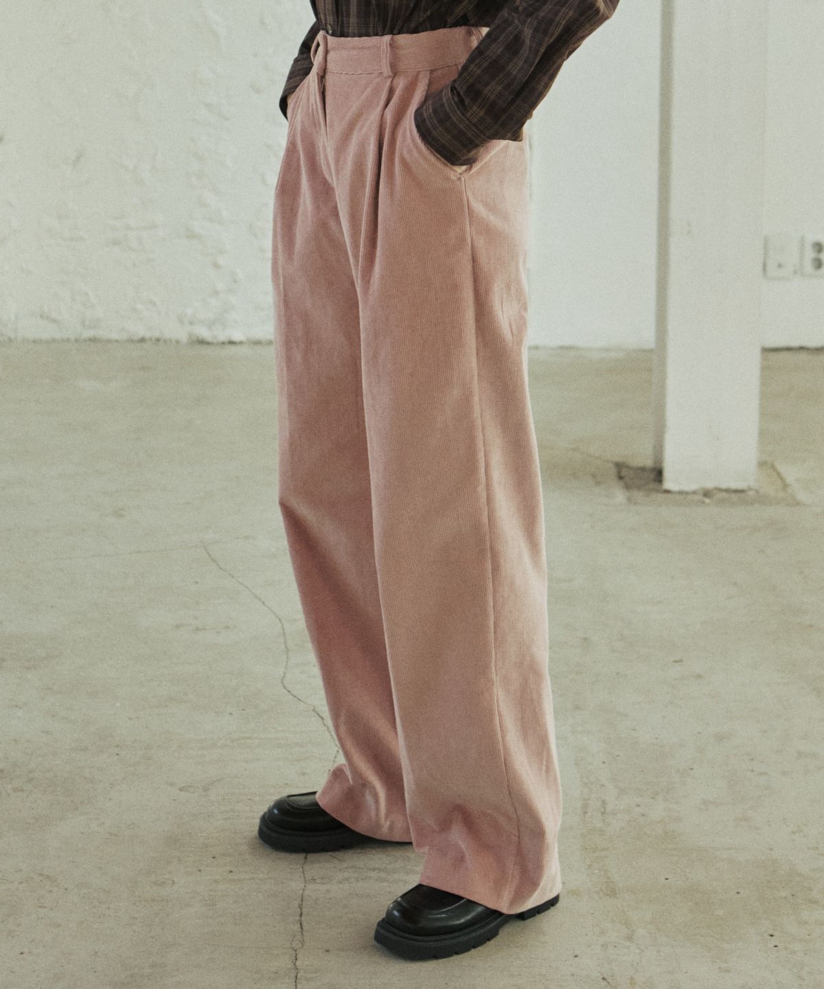 엽페(YUPPE) CORDUROY TUCKED PANTS_PINK