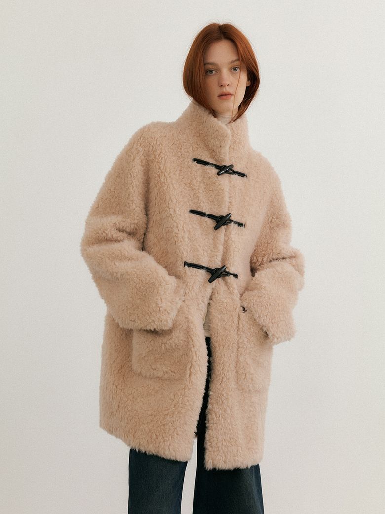 High-neck duffle shearing bear mustang